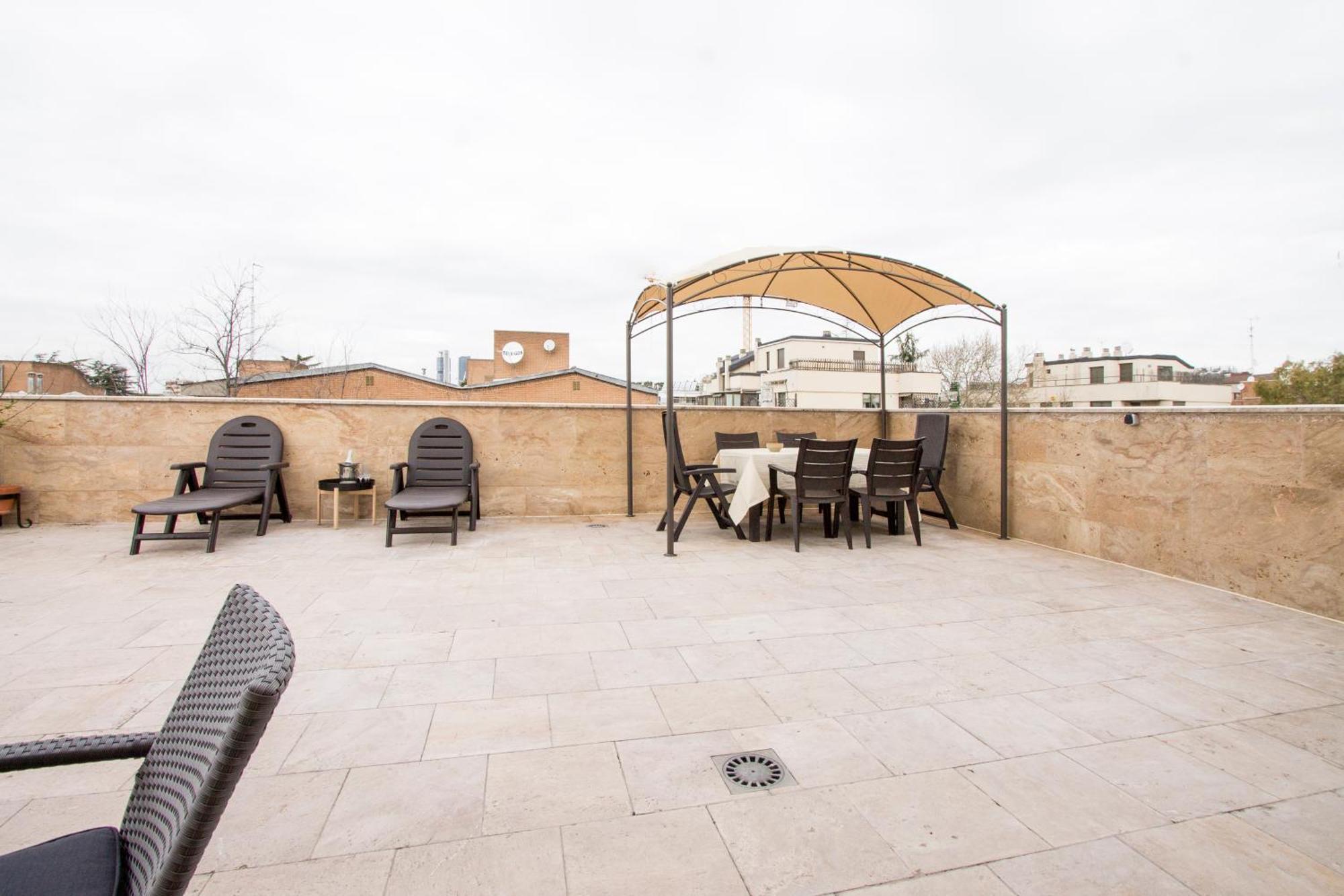 Apartamentos Villablino Arturo Soria マドリード エクステリア 写真