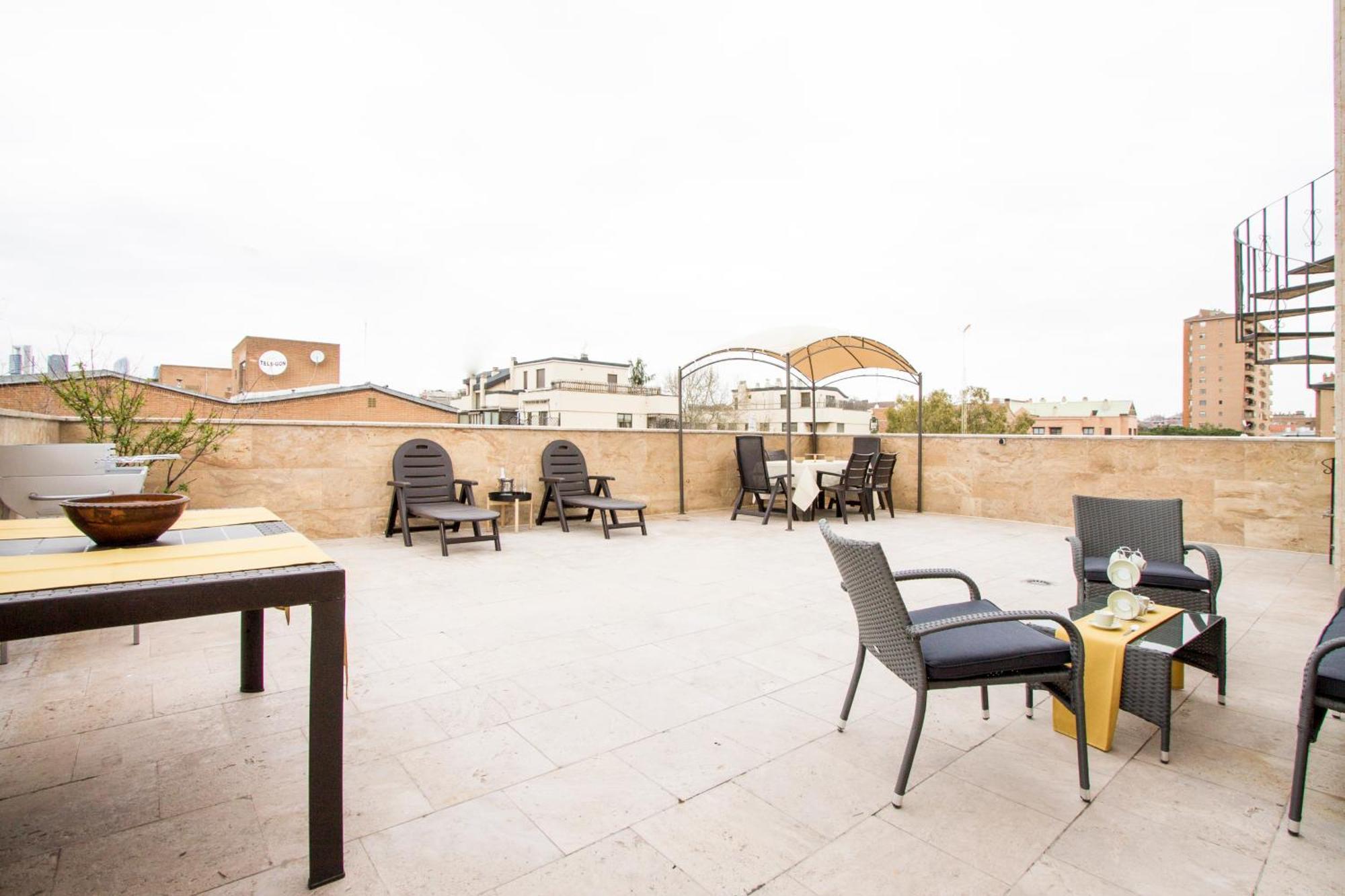 Apartamentos Villablino Arturo Soria マドリード エクステリア 写真